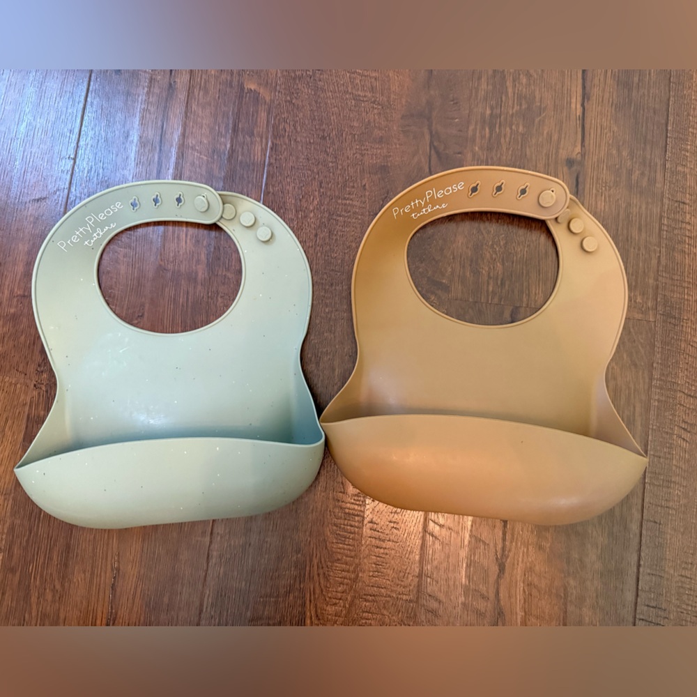 Pretty Please Silicone Bib Set - green and brown | silicone